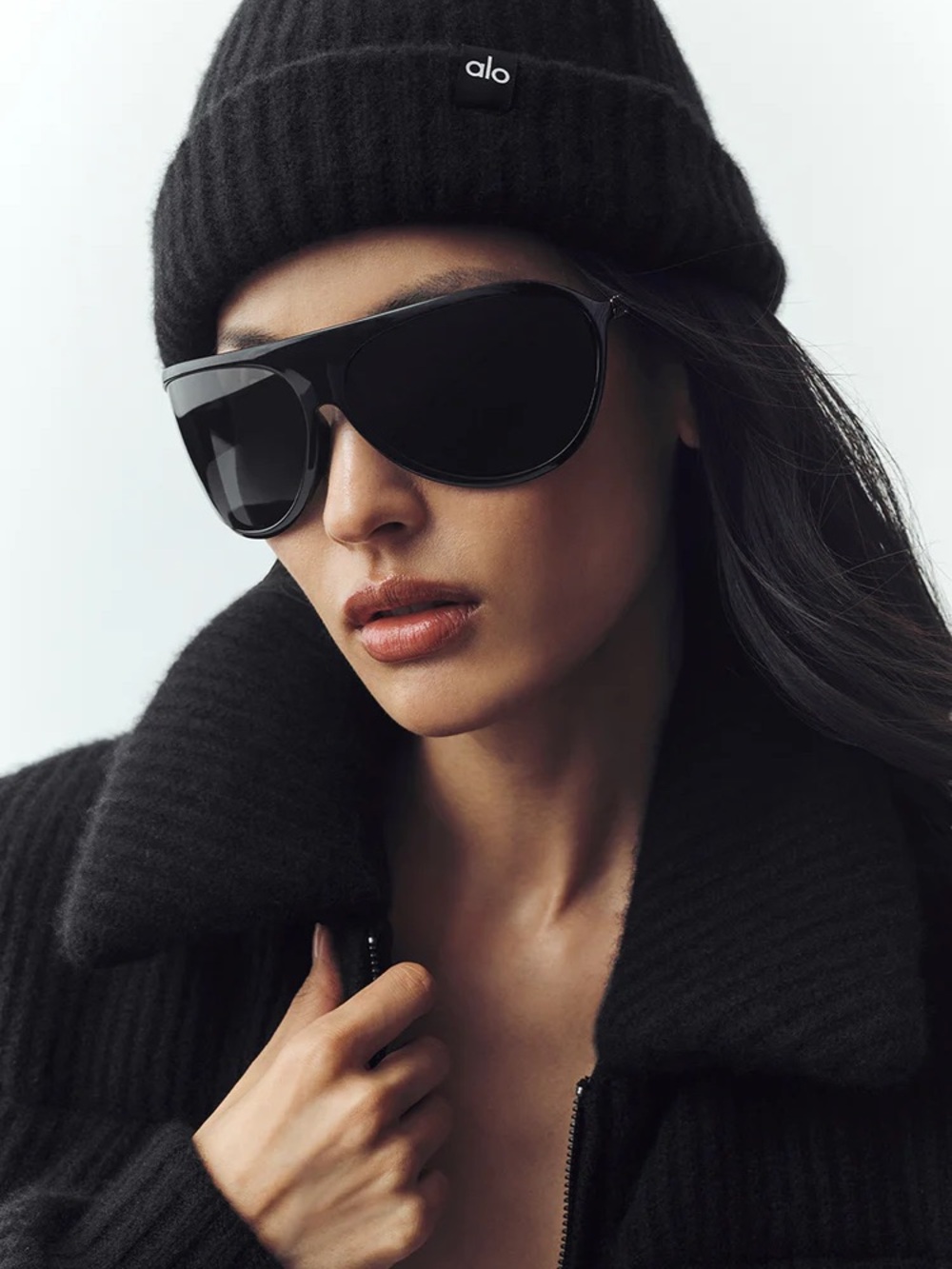 ALO Yoga Black Ribbed Fold Cuff Beanie - Picture 2 of 2